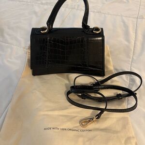 Elegant Black Croc-Embossed Women's Bag